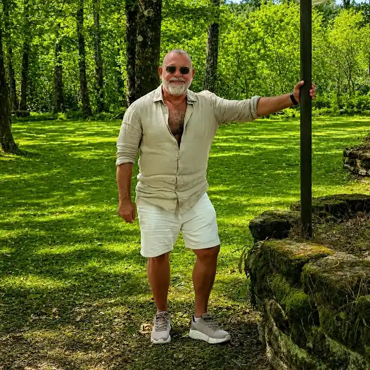 17 Outfit Ideas for Plus Size Men Over 60 11 Plus Size Men Over 40