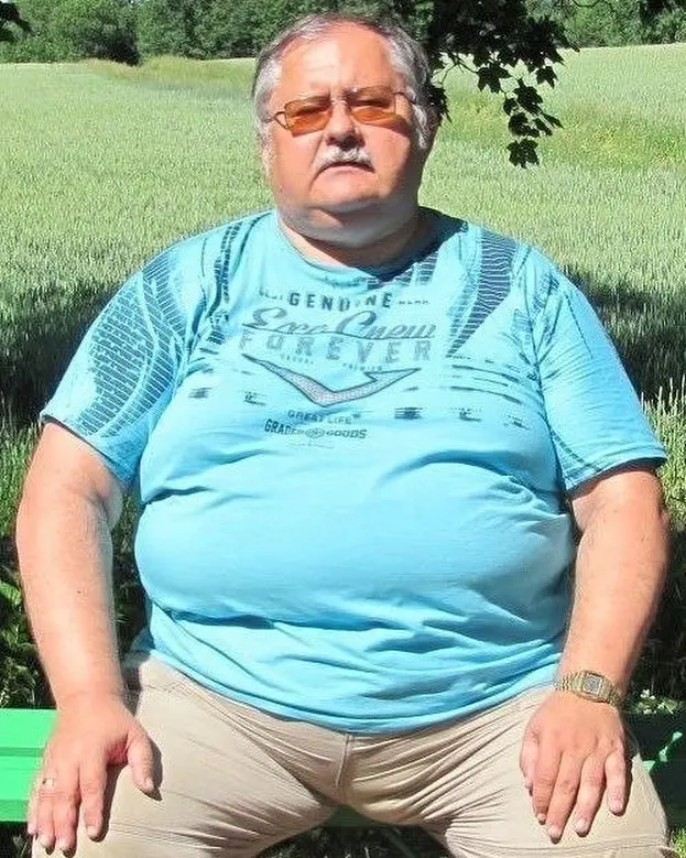 15 Outfit Ideas for Plus Size Men Over 50 That Actually Fit 6 outfits for overweight men over 50