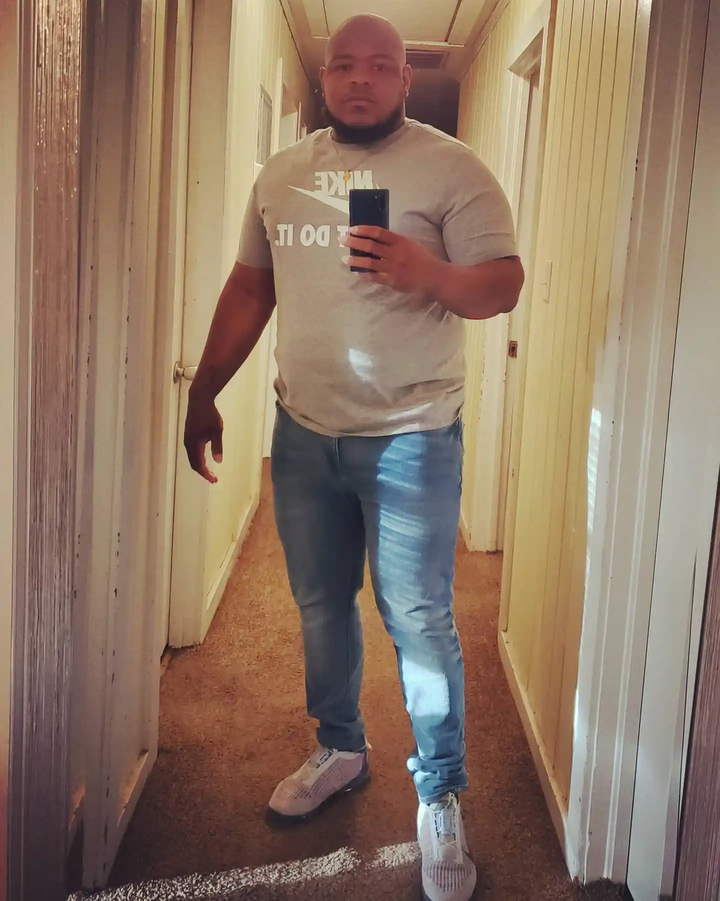 outfits that flatter a bigger belly