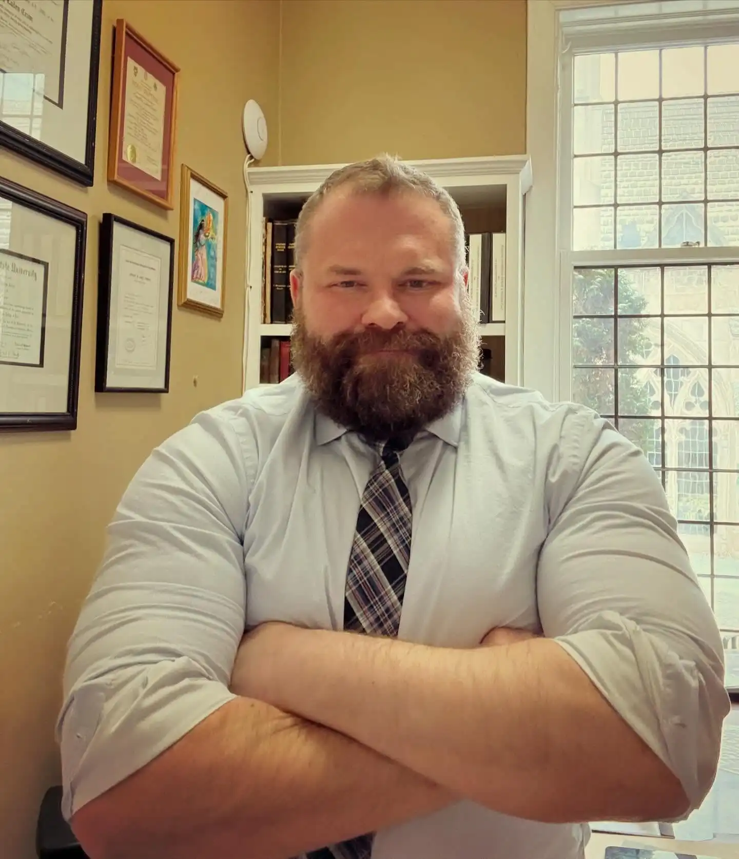 18 Winter Office Outfits for a Bigger Frame 4 Light Blue Dress Shirt and Plaid Tie With Rolled Sleeves